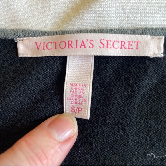 Victoria’s Secret Black & Cream Cardigan Sweater – Size Small - Picture 6 of 9